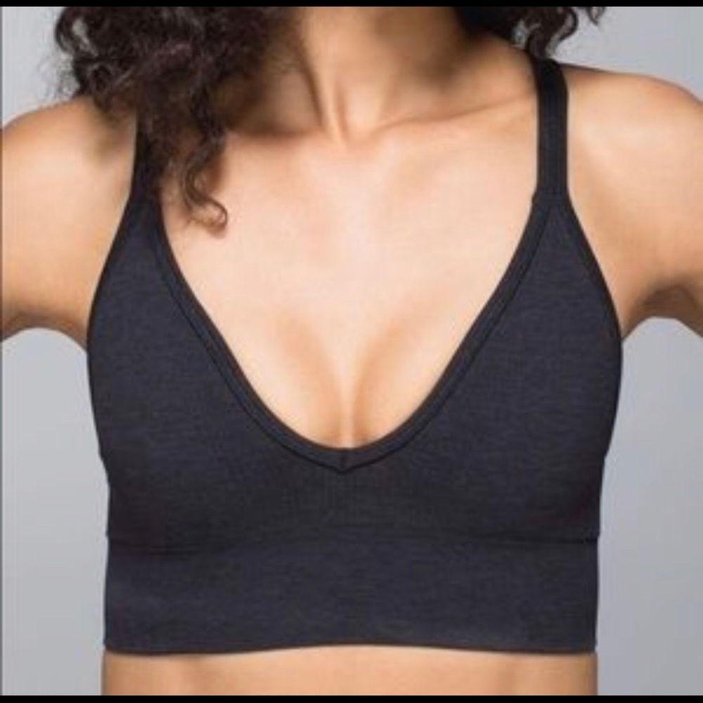 Seamless plunge bra